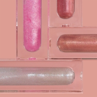 NAM Nawilżający i powiększający błyszczyk do ust Lip Volume