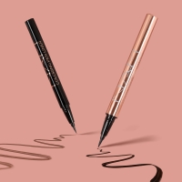 NAM Długotrwały, brązowy eyeliner w pisaku Coloring Brown Pen Liner