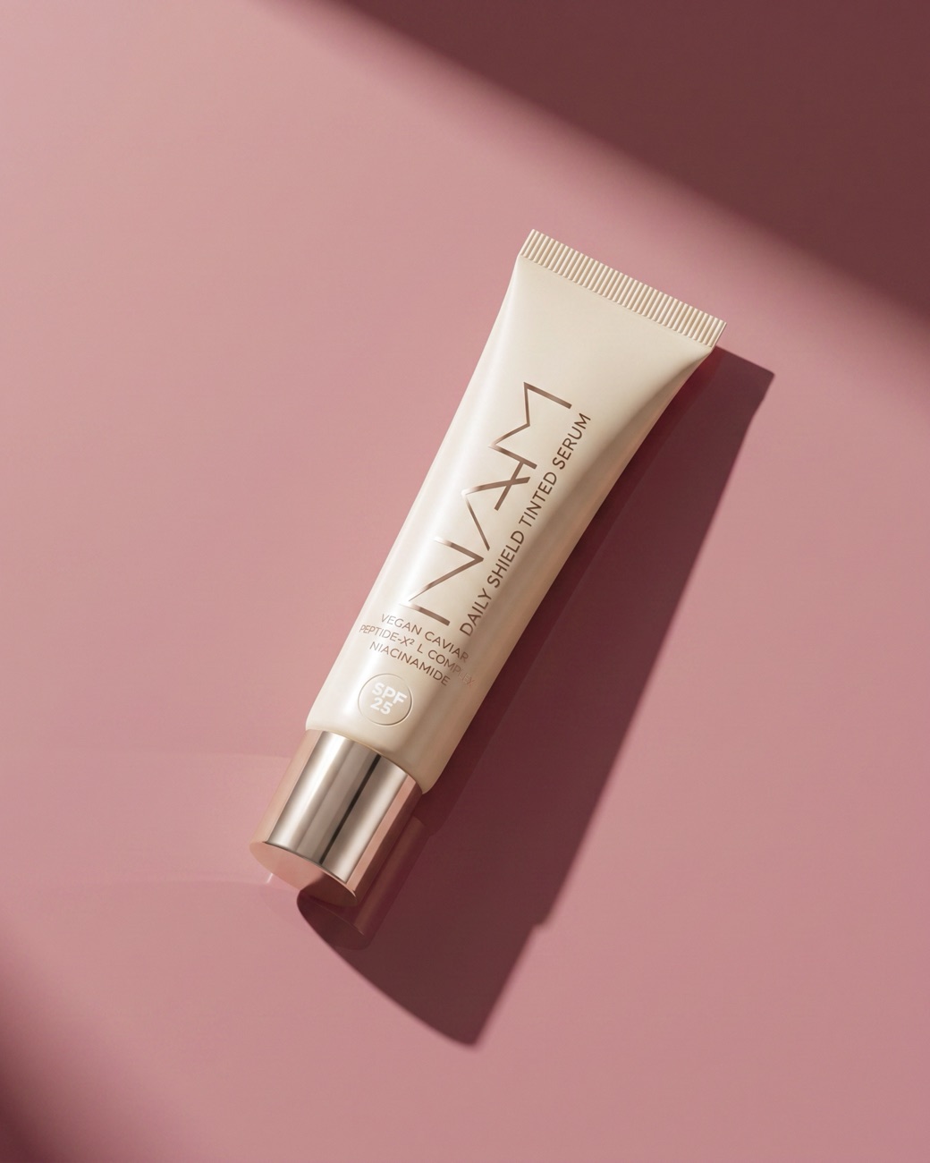 Daily Shield Tint Serum SPF 25 &mdash; naturalny efekt